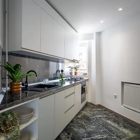 Apartament Grand 3br Near Athenaeum & Calea Victoriei